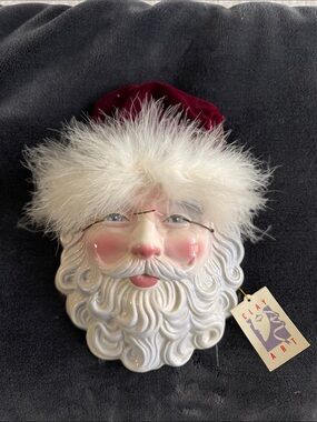 Vintage Festive Santa Wall Accent mask in Red and White by Clay Art